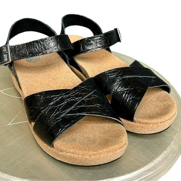 Revitalign Platform Leather Buckle Sandals, Size 6 EUC Vacation Casual Sandals - Picture 10 of 10